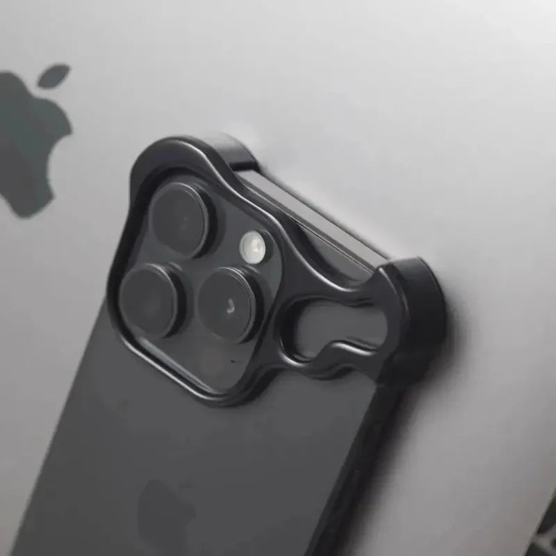Luxury Alien Titanium Alloy Rimless Phone Case For iPhone 16 15 14 Pro Max 16 Plus Metal Lens Shockproof Cover For iPhone 16 Pro