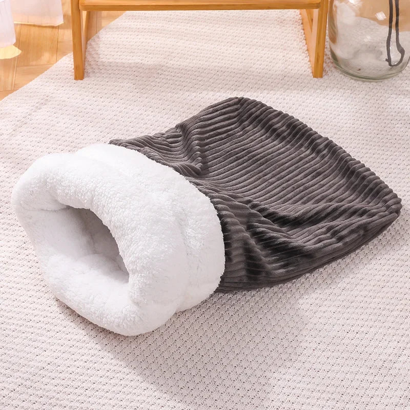 Cat Winter Sleeping Bag Pet Down Sleeping Bag Nest PP Cotton Semi-enclosed Warm And Comfortable Large Pocket Design