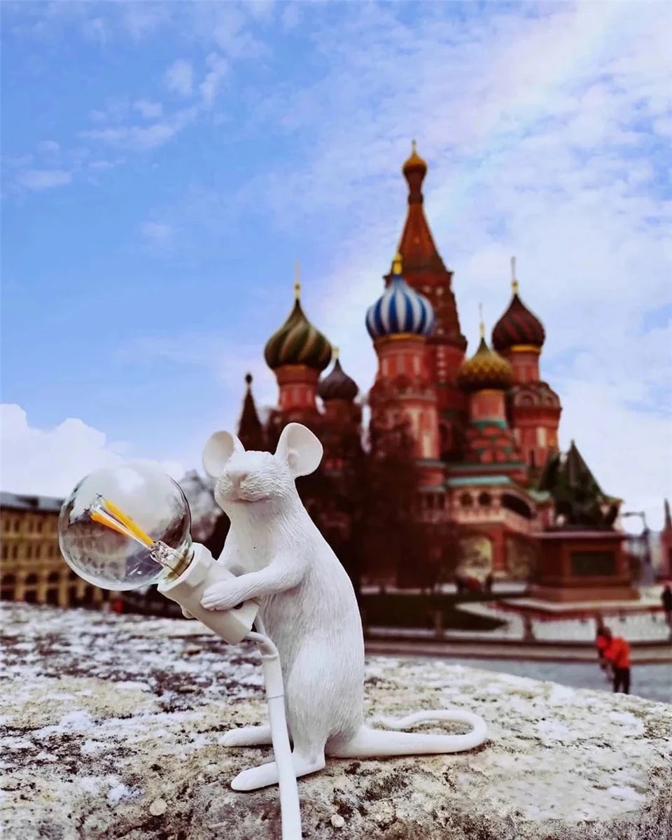 Modern LED Table Lights Resin Animal Rat Cat Squirrel LED Night Lights Mouse Table Lamps Home Decor Desk Lamp Lighting Fixtures
